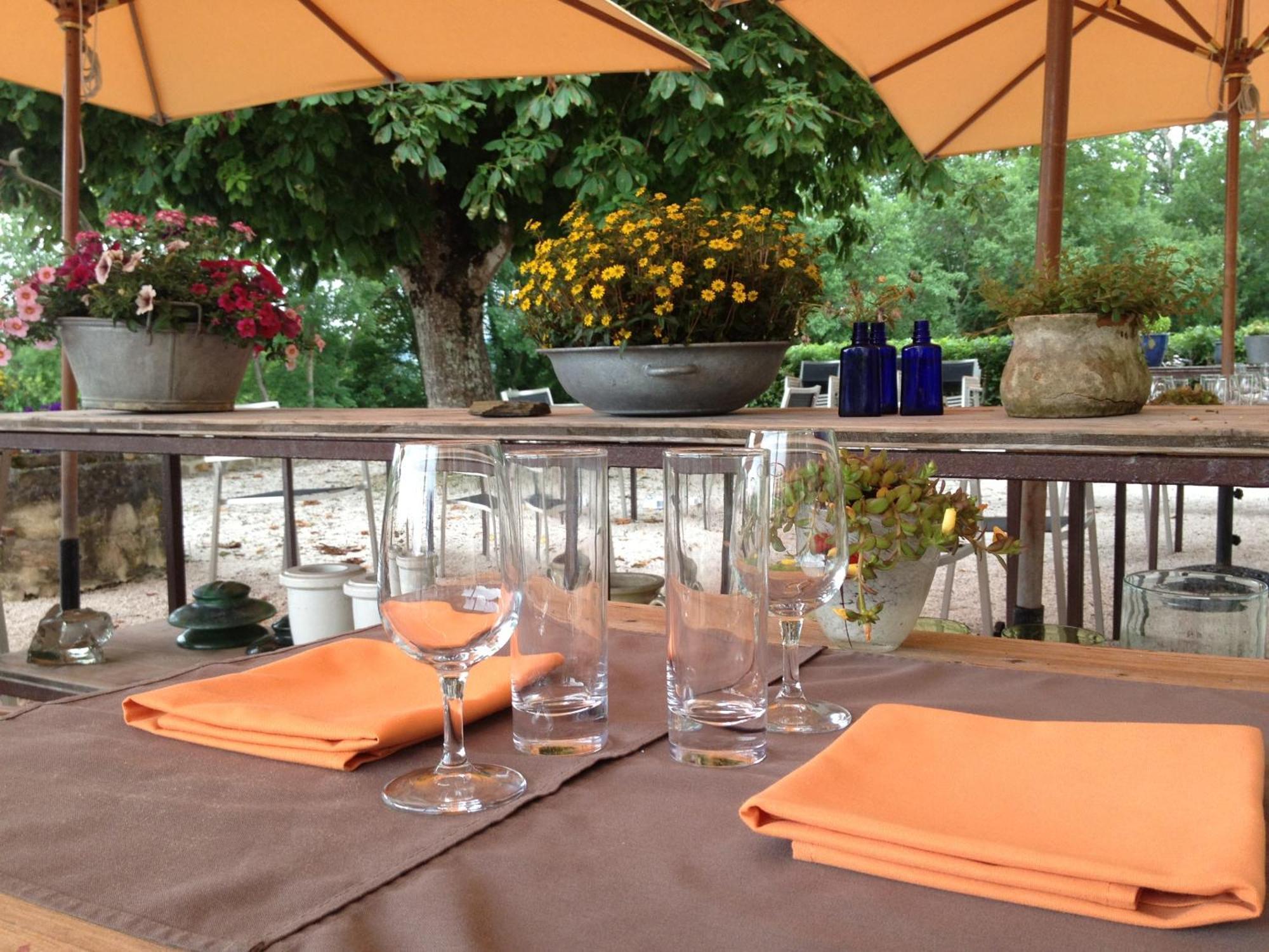 Les Deux Ponts Hotel Pierre-Perthuis ภายนอก รูปภาพ