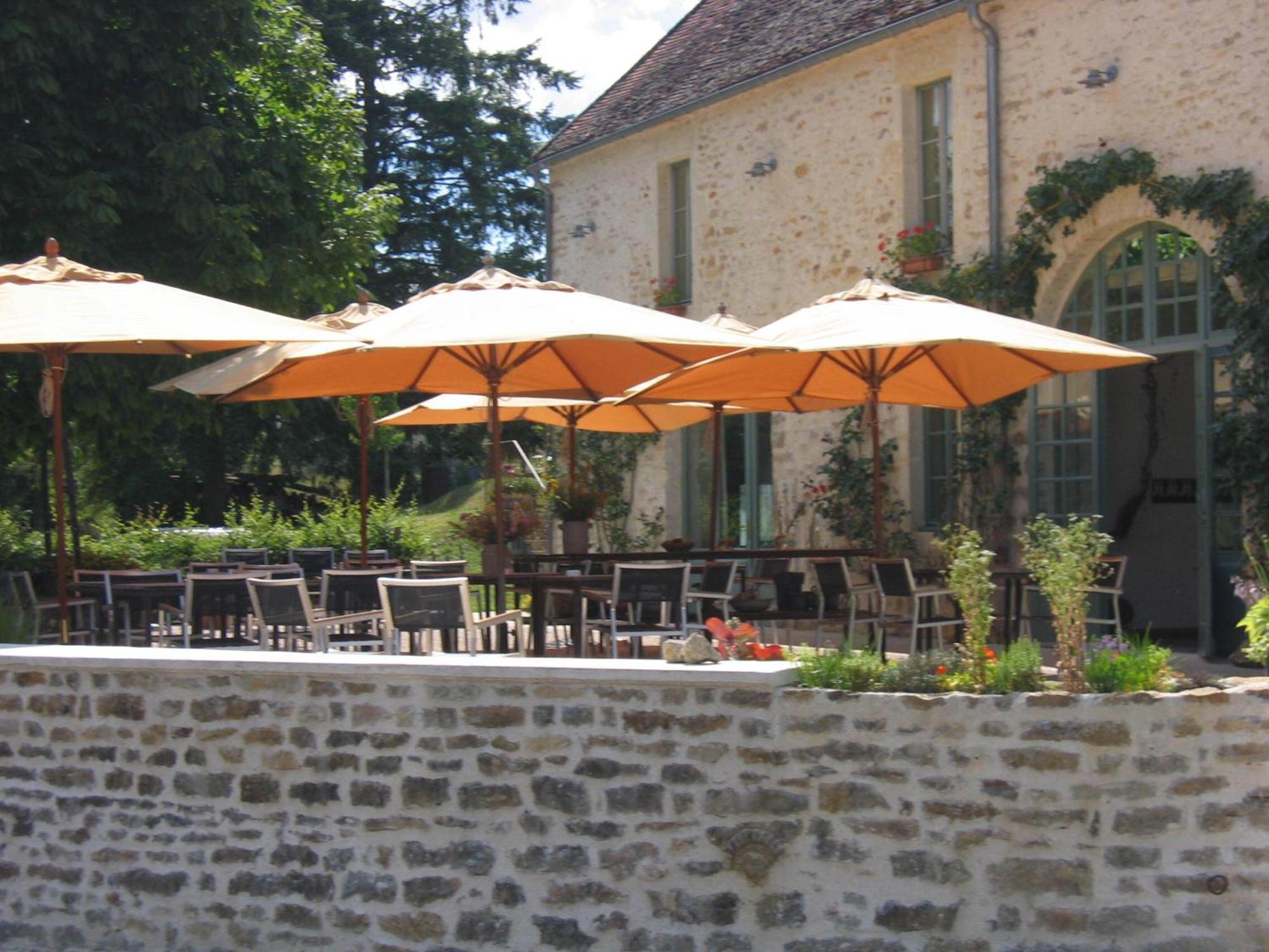 Les Deux Ponts Hotel Pierre-Perthuis ภายนอก รูปภาพ